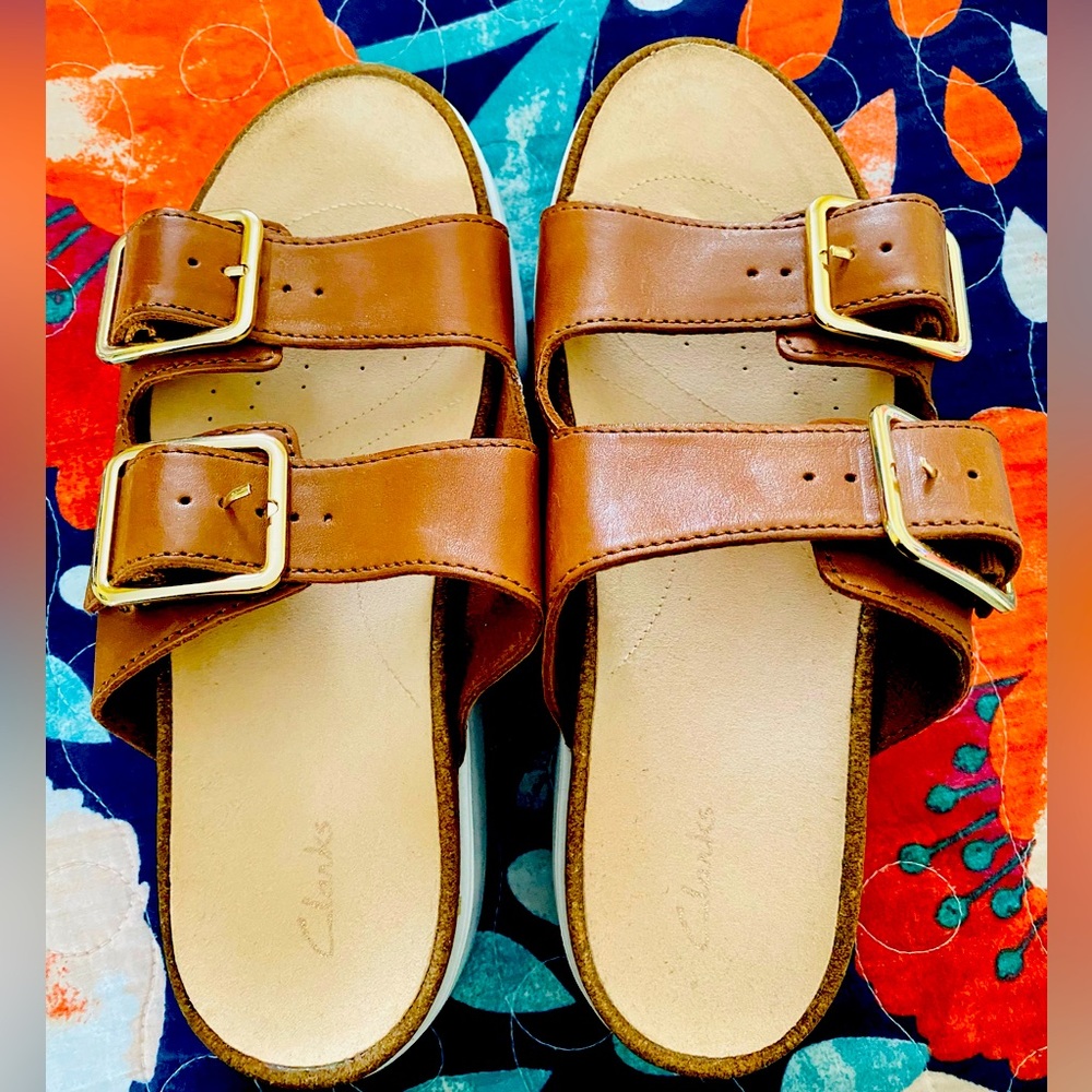 Clarks Women Platform Sandal. Women’s size 8.  New but never worn.